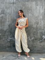 Pantalón satinado tipo aladino