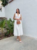 Vestido con escote festoneado