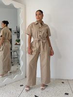 Enterizo utilitario camisero con cinturón