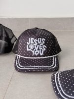 Gorra Jesus Loves You polka - Imagen 4