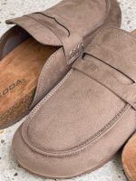 Zuecos Taupe gamuzado