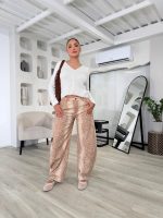 Pantalón wide leg con estampado de venado