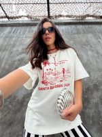 T-shirt blanca con estampado