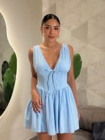 Vestido corto estilo corsé con lazo - Imagen 2
