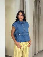 Chaleco cuello alto de denim
